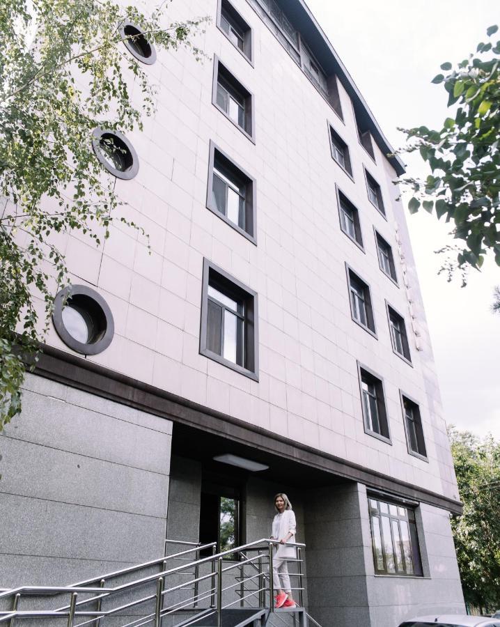 7 Days Hotel Almaty Exterior photo